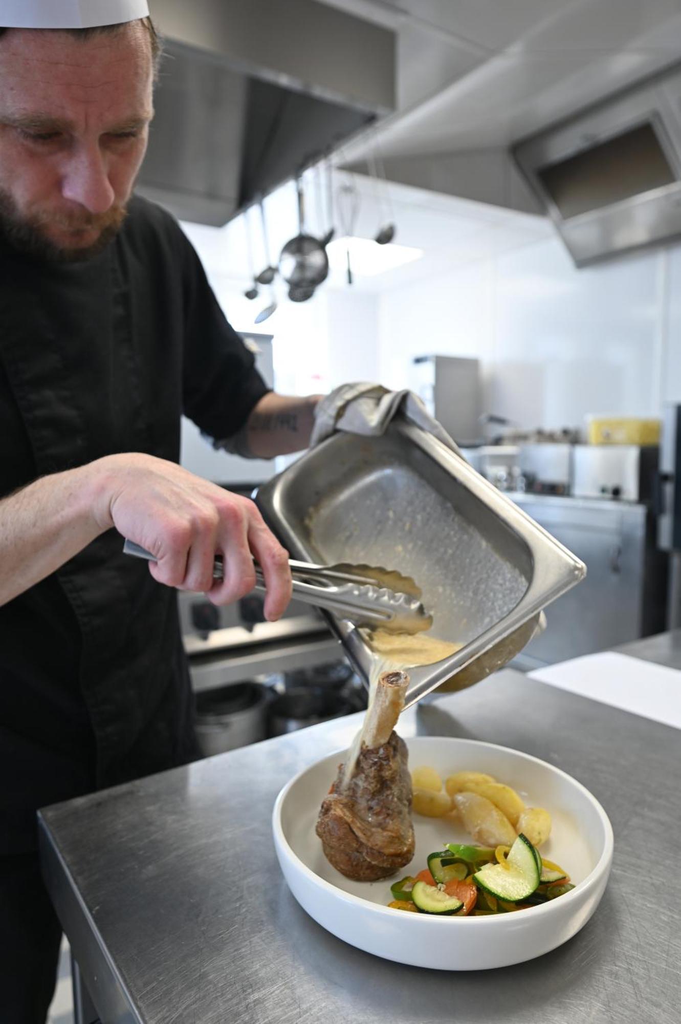 Hotel Logis & Restaurant Le Carnot