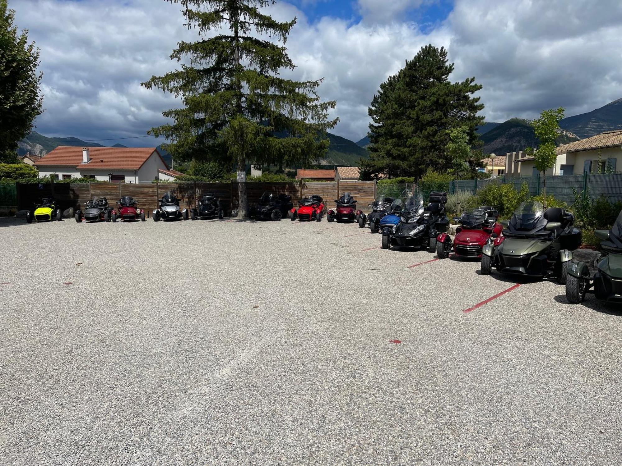 Logis & Restaurant Le Carnot Hotel